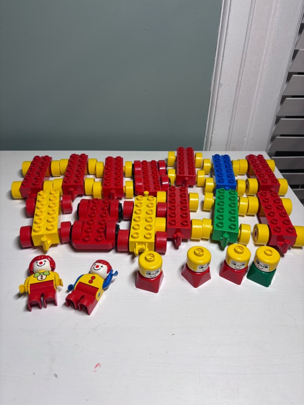 Lot Of Vintage  Duplo Lego People, Clowns, Car Bases